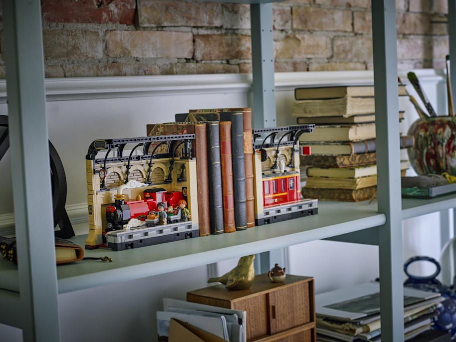 LEGO-Harry-Potter-2025-Book-Nook