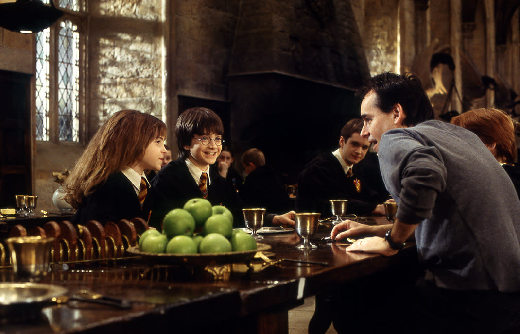 hp-f1-behind-the-scenes-great-hall-chris-columbus-emma-dan-rupert-web-landscape