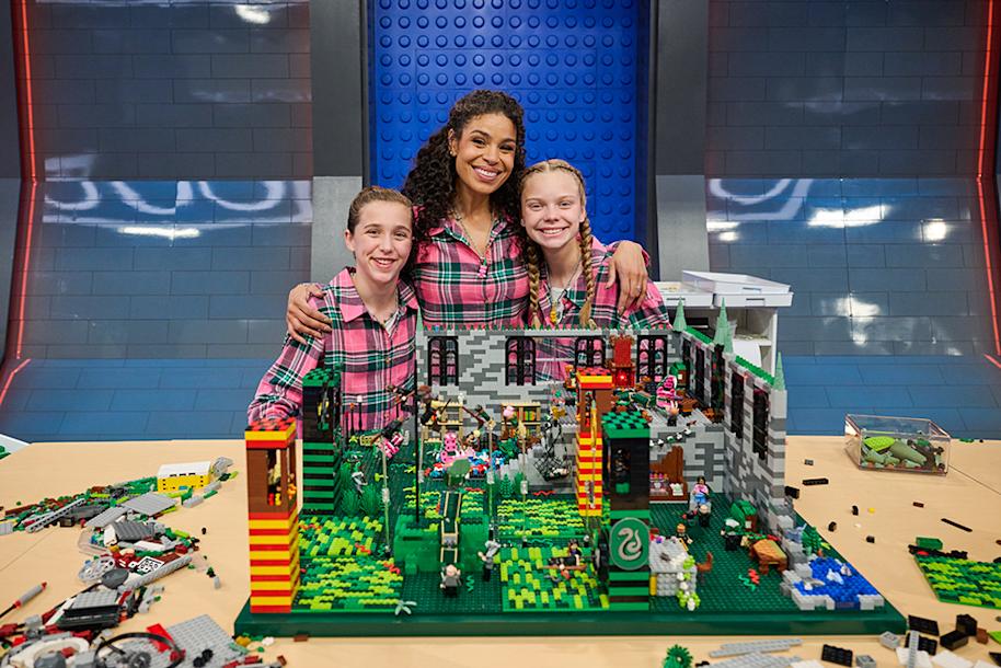 lego-masters-jr-ep-slytherin-team-house-common-room-build-web