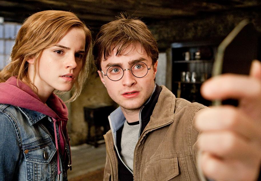 Two-way mirror Fact File Image two-way-mirror_1_1800x1248