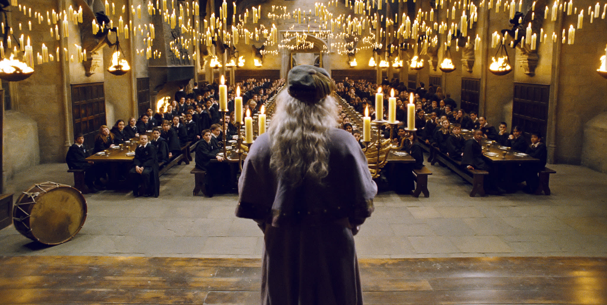 HP-F3-prisoner-of-azkaban-dumbledore-great-hall-web-landscape