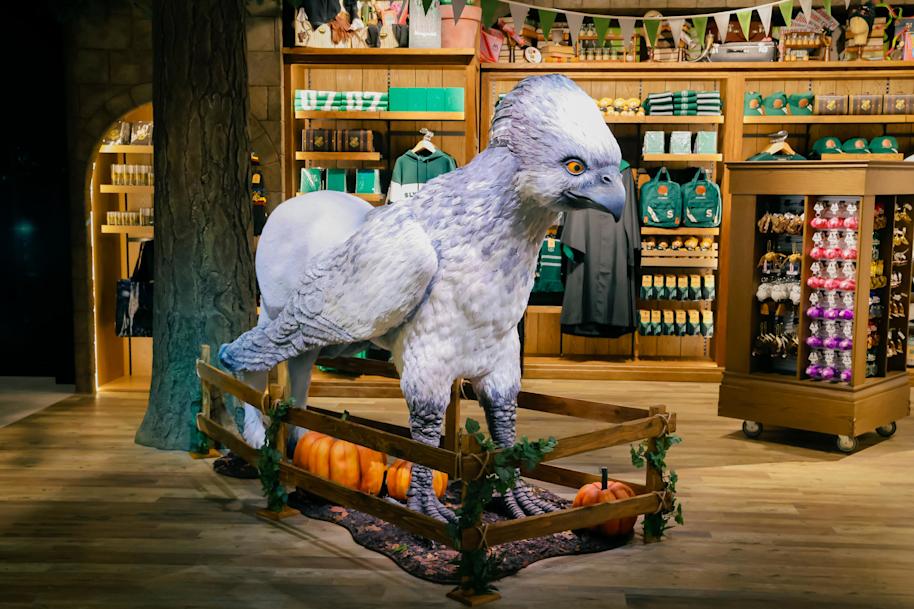 Harry-Potter-Shop-Harajuku-Buckbeak-Model