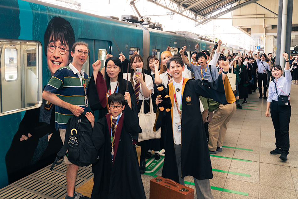 BTH-2025-global-celebrations-crowd-cheering-countdown-web