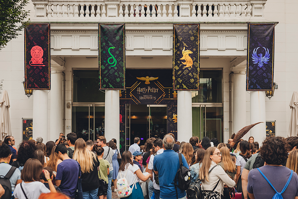 BTH-2025-global-celebrations-italy-crowd-outside-venue-web