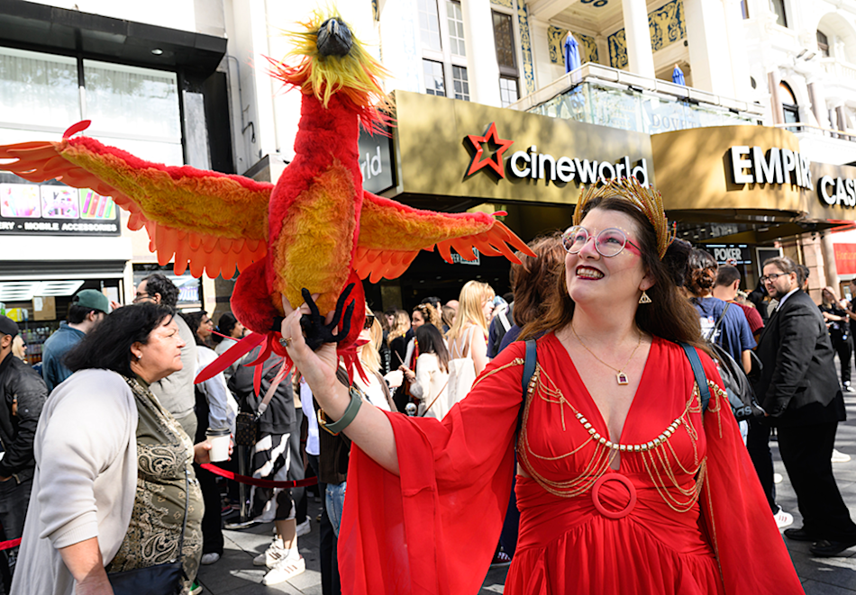 BTH-2025-global-celebrations-london-hp-screening-fan-fawkes-web
