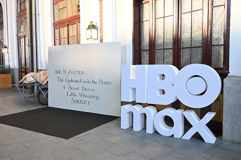 BTH-2025-global-celebrations-spain-giant-hogwarts-letter-web